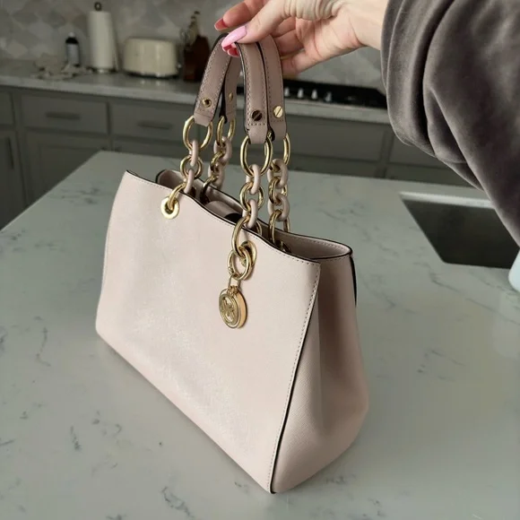 NWT Michael Kors Cynthia bag - Picture 2 of 7